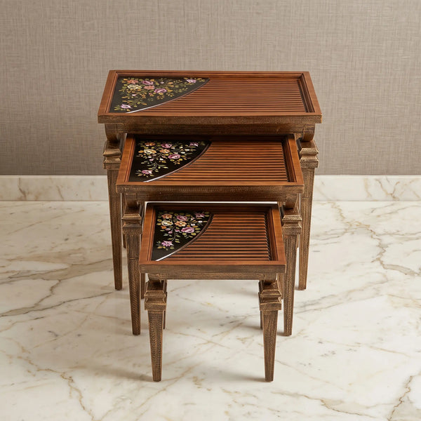 Honey-Brown Slatted Nesting Tables – Floral Corner Accent